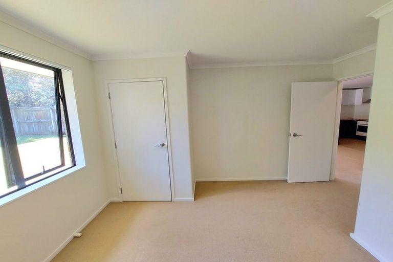 Photo of property in 45 Kittiwake Drive, Schnapper Rock, Auckland, 0632