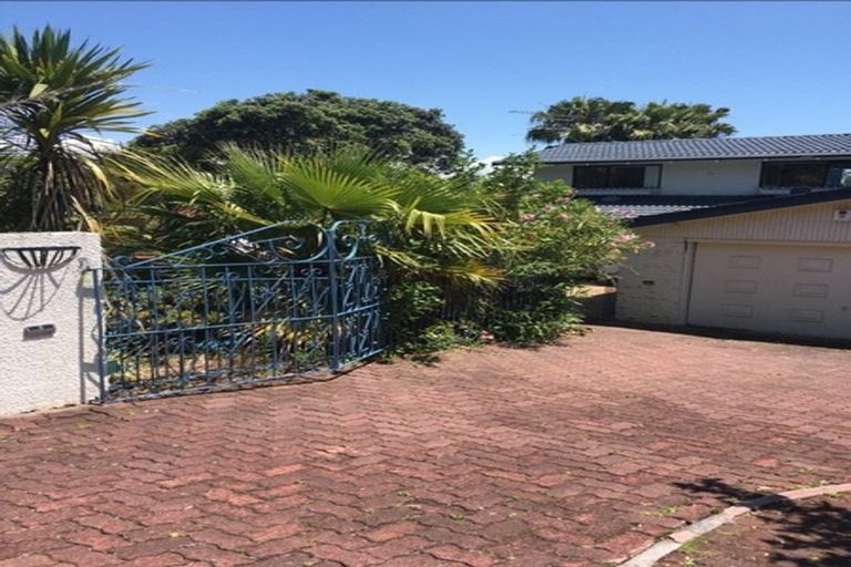 Photo of property in 19 Lingham Crescent, Torbay, Auckland, 0630