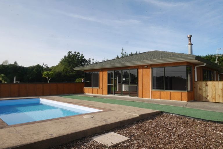 Photo of property in 12 Te Horo Beach Road, Te Horo, Otaki, 5581