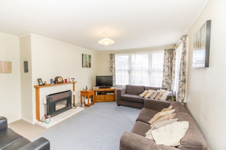 Photo of property in 21 Hinau Street, Tawa, Wellington, 5028