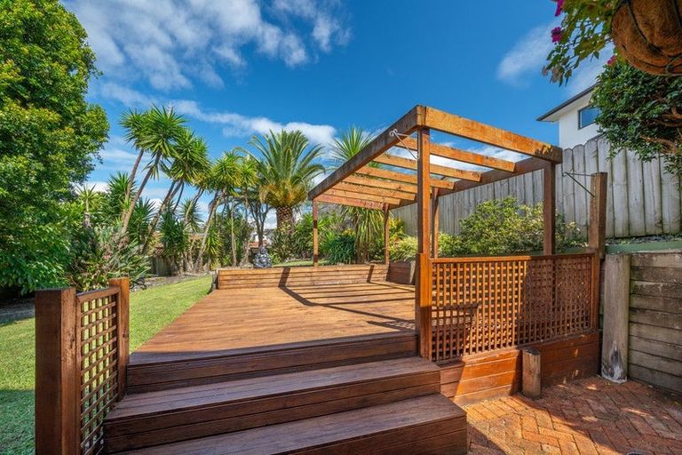 Photo of property in 29 Hogarth Rise, West Harbour, Auckland, 0618