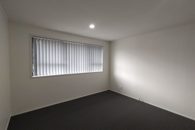 Photo of property in 13 Tangelo Place, Bucklands Beach, Auckland, 2012