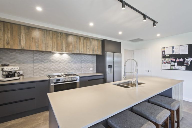 Photo of property in 80 Petries Road, Woodend, 7610