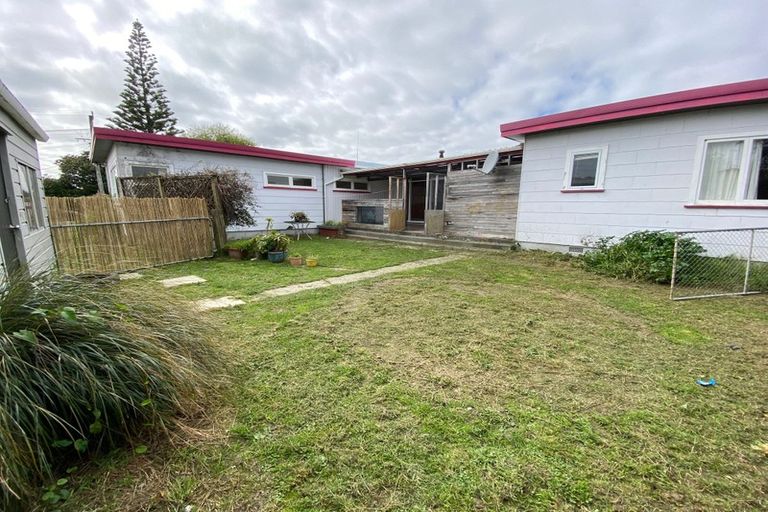 Photo of property in 15 Kirk Street, Otaki, 5512