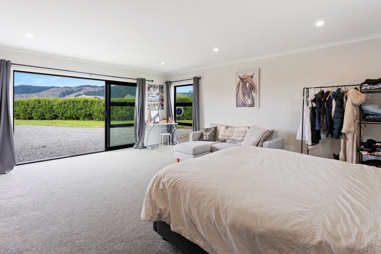 Photo of property in 10 Oriwa Lane, Levin, 5571