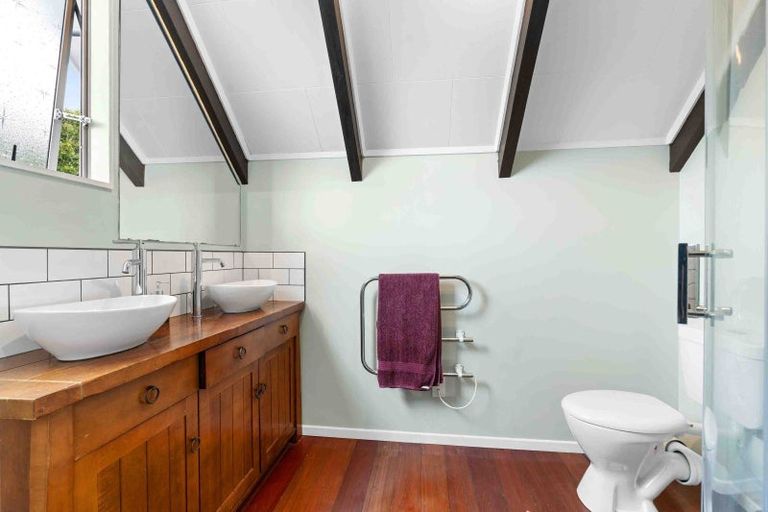 Photo of property in 15 Carlton Terrace, Westown, New Plymouth, 4310