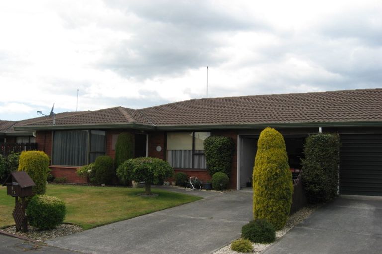 Photo of property in 2/12 Nepal Place, Burnside, Christchurch, 8053