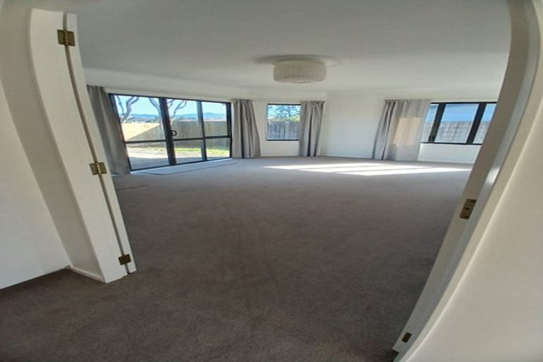 Photo of property in 26 Larisa Grove, Papamoa Beach, Papamoa, 3118