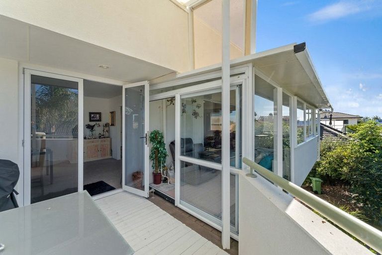 Photo of property in 2 Seychelles Drive, Papamoa Beach, Papamoa, 3118