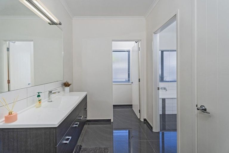 Photo of property in 6 Roseberry Place, Whitianga, 3510