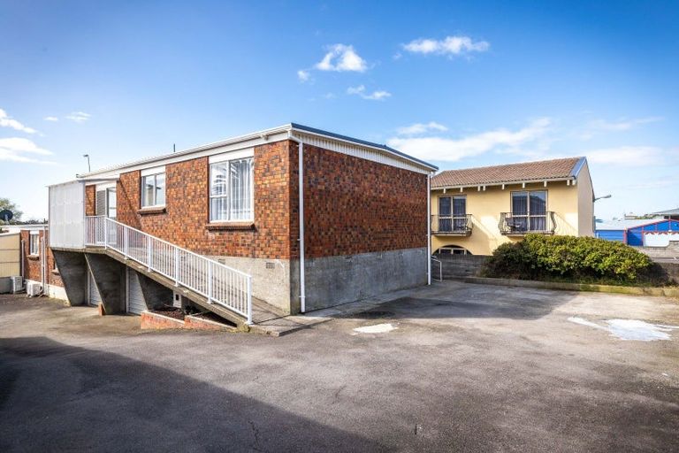 Photo of property in 303b Devon Street West, New Plymouth, 4310