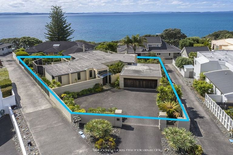 Photo of property in 12 Pacific Parade, Army Bay, Whangaparaoa, 0930