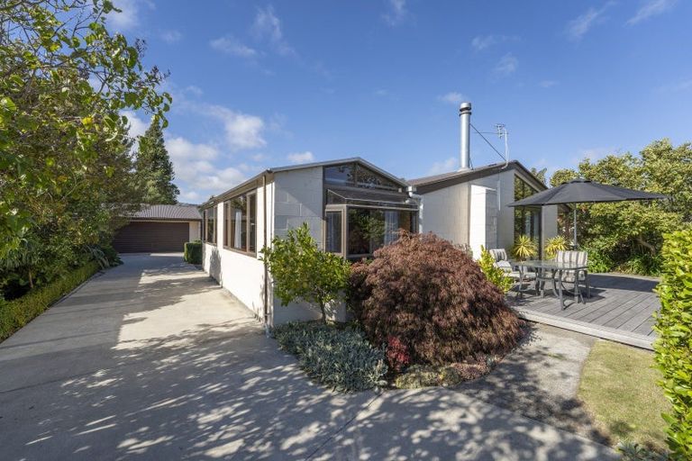Photo of property in 32 Roberta Drive, Somerfield, Christchurch, 8024
