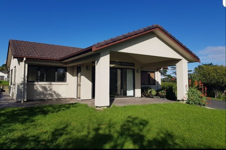 Photo of property in 209 Schnapper Rock Road, Schnapper Rock, Auckland, 0632