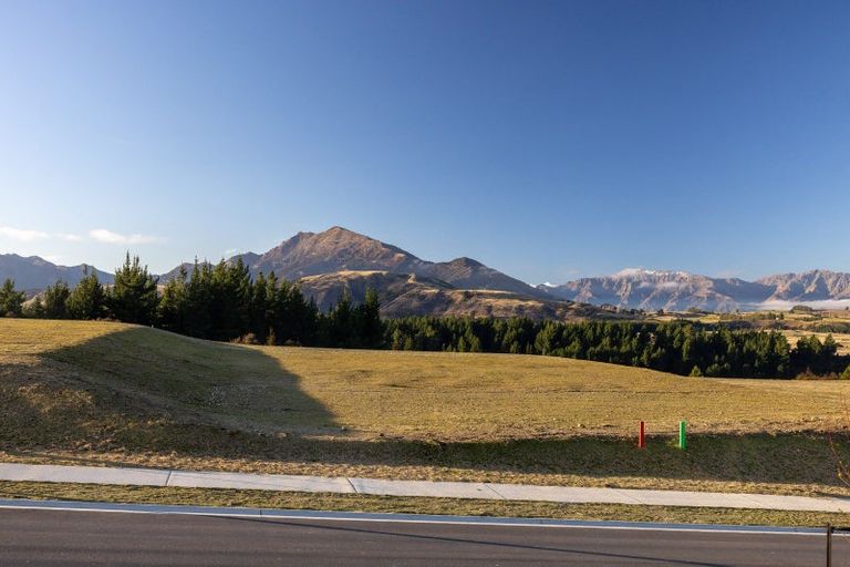 Photo of property in 47 Carrickmore Crescent, Wanaka, 9305