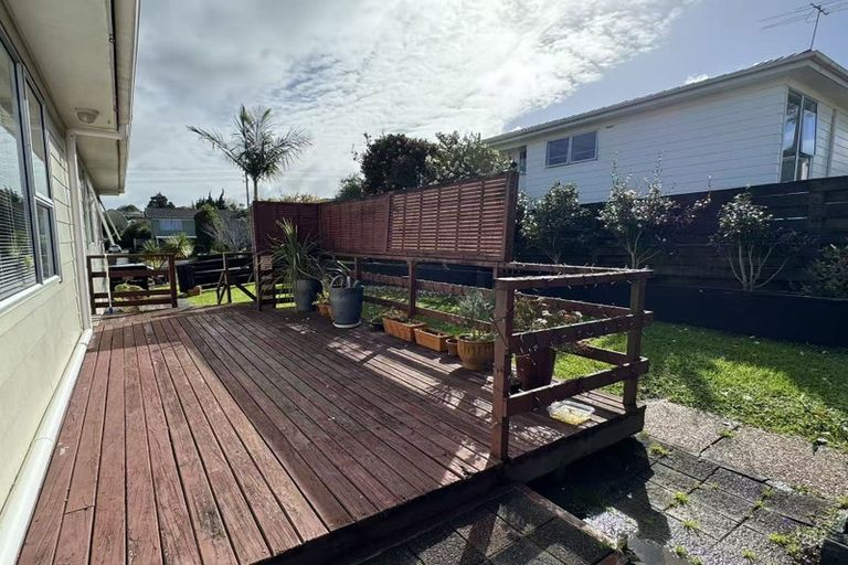 Photo of property in 4 Cushla Place, Massey, Auckland, 0614