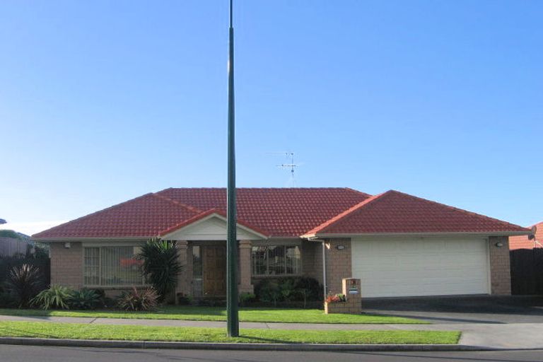 Photo of property in 24 Craigavon Drive, East Tamaki, Auckland, 2013