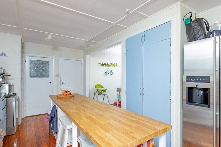 Photo of property in 6 Kummer Crescent, Masterton, 5810