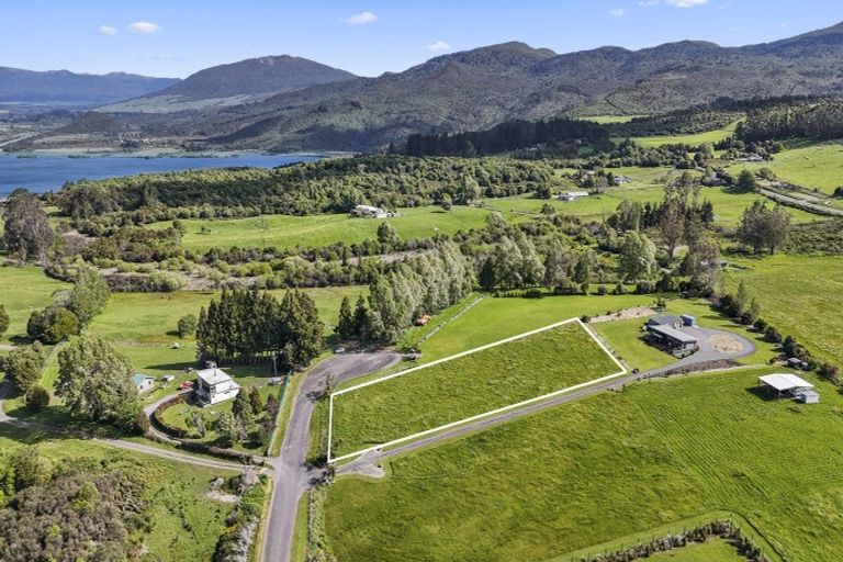 Photo of property in 66 Parerohi Grove, Kuratau, Turangi, 3381