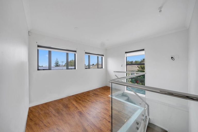 Photo of property in 3b Wanaka Place, Pakuranga Heights, Auckland, 2010