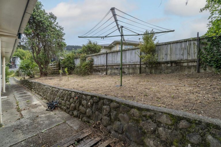 Photo of property in 3 Woodstock Terrace, Tawa, Wellington, 5028