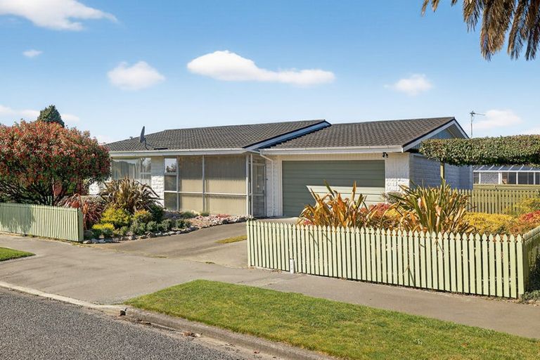 Photo of property in 7 Talltree Avenue, Avonhead, Christchurch, 8042