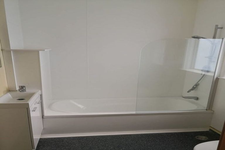 Photo of property in 1a Lonsdale Crescent, Rongotai, Wellington, 6022