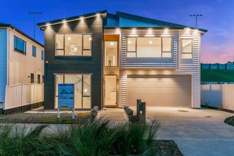 Photo of property in 15 Bight Road, Long Bay, Auckland, 0630