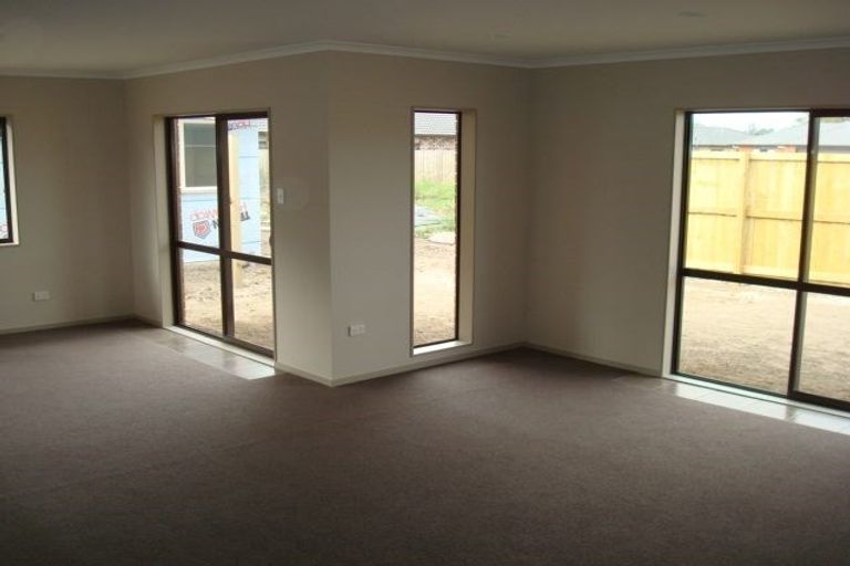 Photo of property in 14 Shrule Place, Huntington, Hamilton, 3210