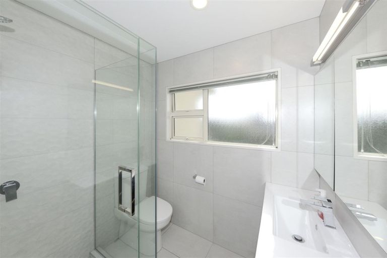 Photo of property in 11 Chateau Drive, Burnside, Christchurch, 8053