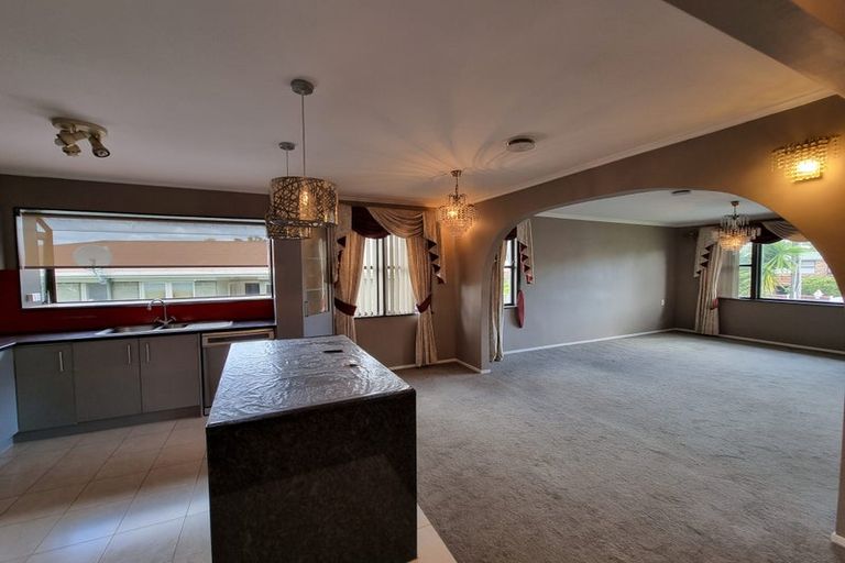 Photo of property in 18 Greenmeadows Avenue, Manurewa East, Auckland, 2102