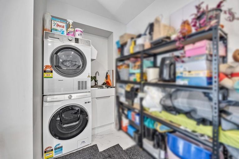 Photo of property in 13d Morton Avenue, Forrest Hill, Auckland, 0620