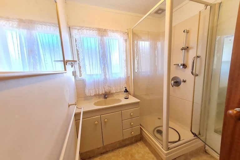 Photo of property in 1/2 Waterloo Road, Milford, Auckland, 0620