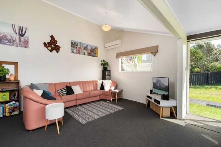 Photo of property in 144 Karewa Parade, Papamoa Beach, Papamoa, 3118
