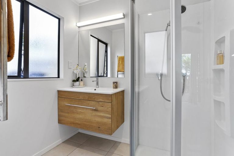 Photo of property in 23a Stafford Road, Northcote Point, Auckland, 0627