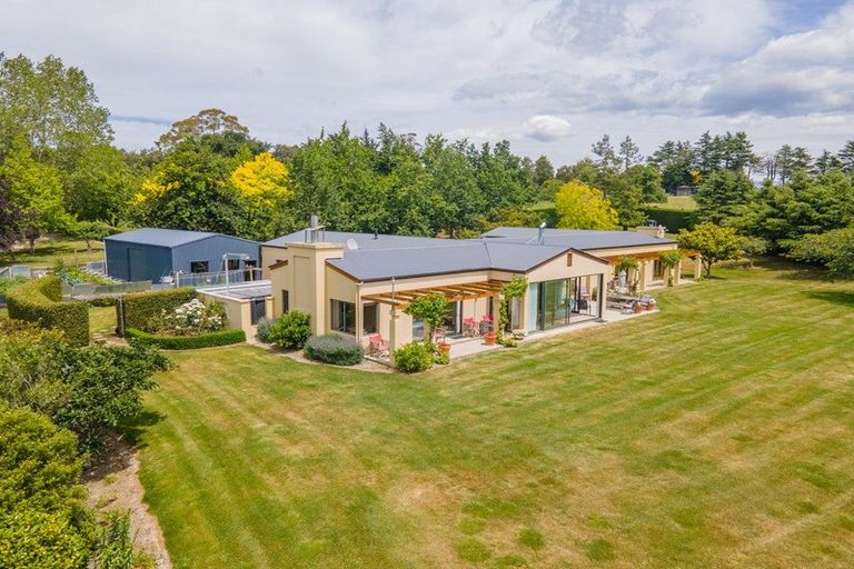 Photo of property in 32 Gladstone Road, Hadlow, Timaru, 7974