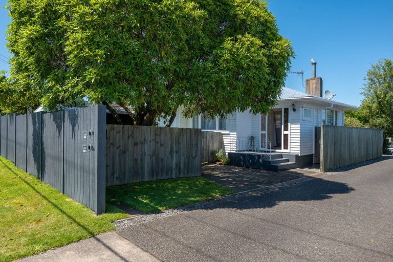 Photo of property in 13 Iles Road, Lynmore, Rotorua, 3010