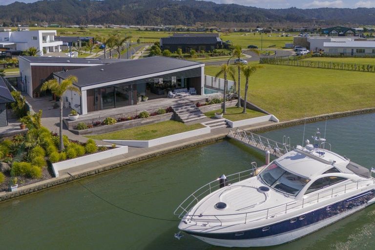 Photo of property in 11 Awatea Drive, Whitianga, 3510