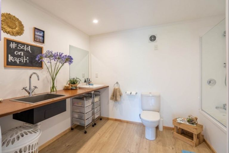 Photo of property in 111 Waterfall Road, Paraparaumu, 5032