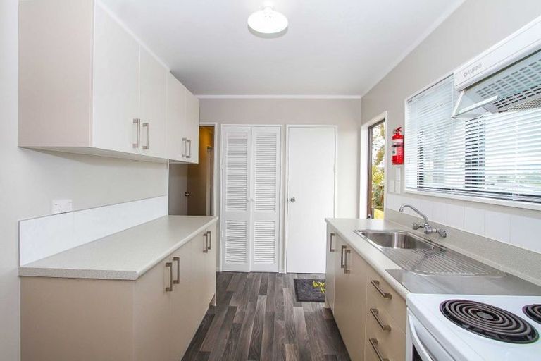 Photo of property in 2/332 Whangaparaoa Road, Stanmore Bay, Whangaparaoa, 0932