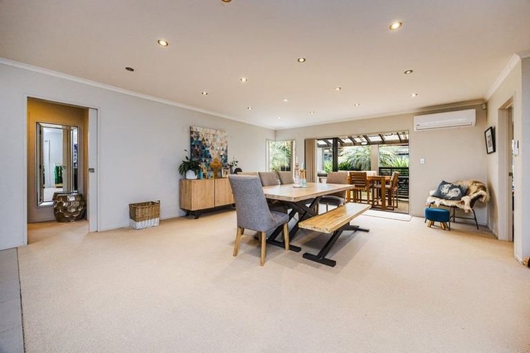 Photo of property in 24 Corsica Way, Karaka, Papakura, 2113