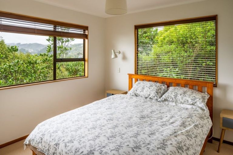 Photo of property in 30 Seaview Road, Paremata, Porirua, 5024