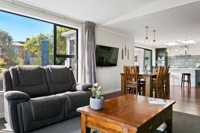 Photo of property in 206a Lake Terrace, Hilltop, Taupo, 3330