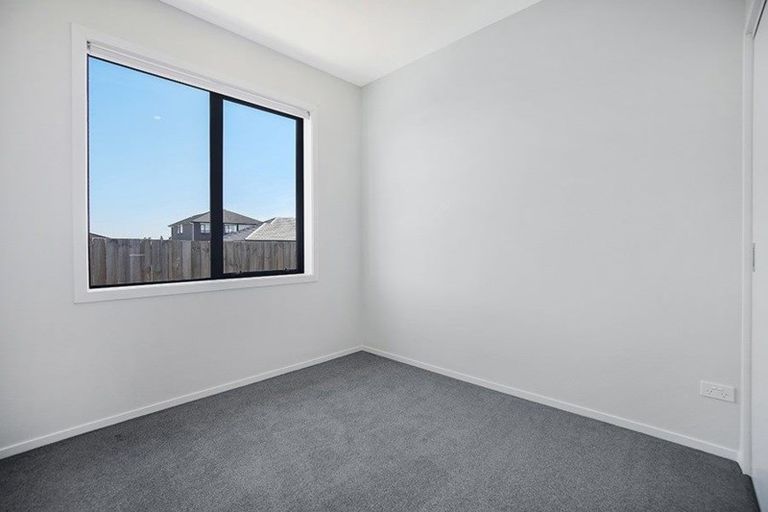 Photo of property in 8 Twin Parks Rise, Papakura, 2110