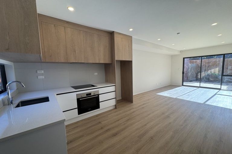 Photo of property in 11 Pipitea Place, Massey, Auckland, 0614
