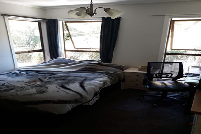 Photo of property in 24 Heaton Grove, Chatswood, Auckland, 0626