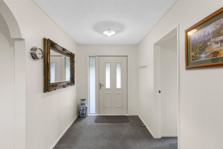 Photo of property in 9 Kapil Grove, Khandallah, Wellington, 6035