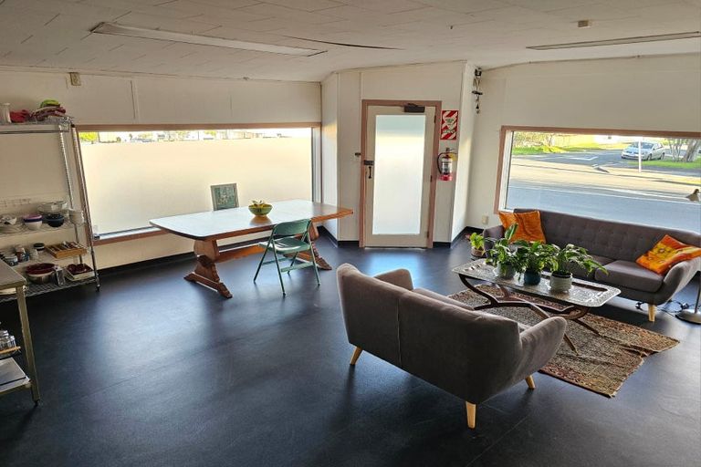 Photo of property in 61 Rimu Street, New Lynn, Auckland, 0600