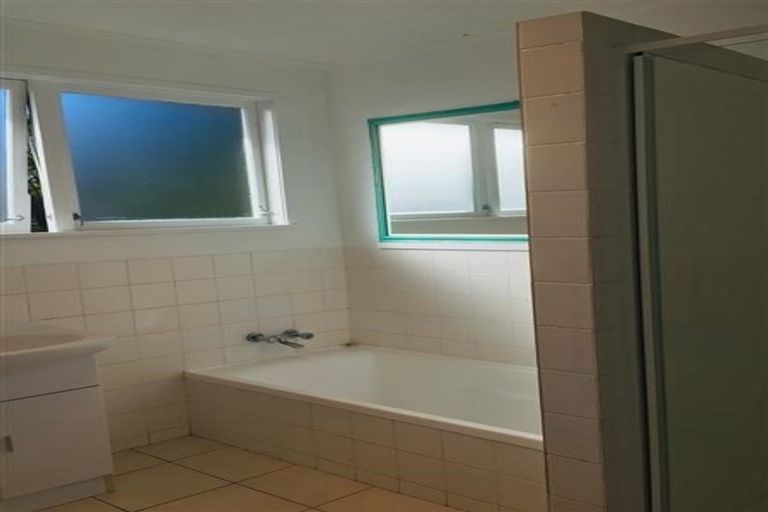 Photo of property in 30 Willoughby Avenue, Howick, Auckland, 2014