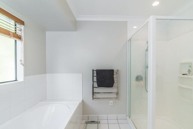 Photo of property in 42 Awatea Avenue, Paraparaumu, 5032